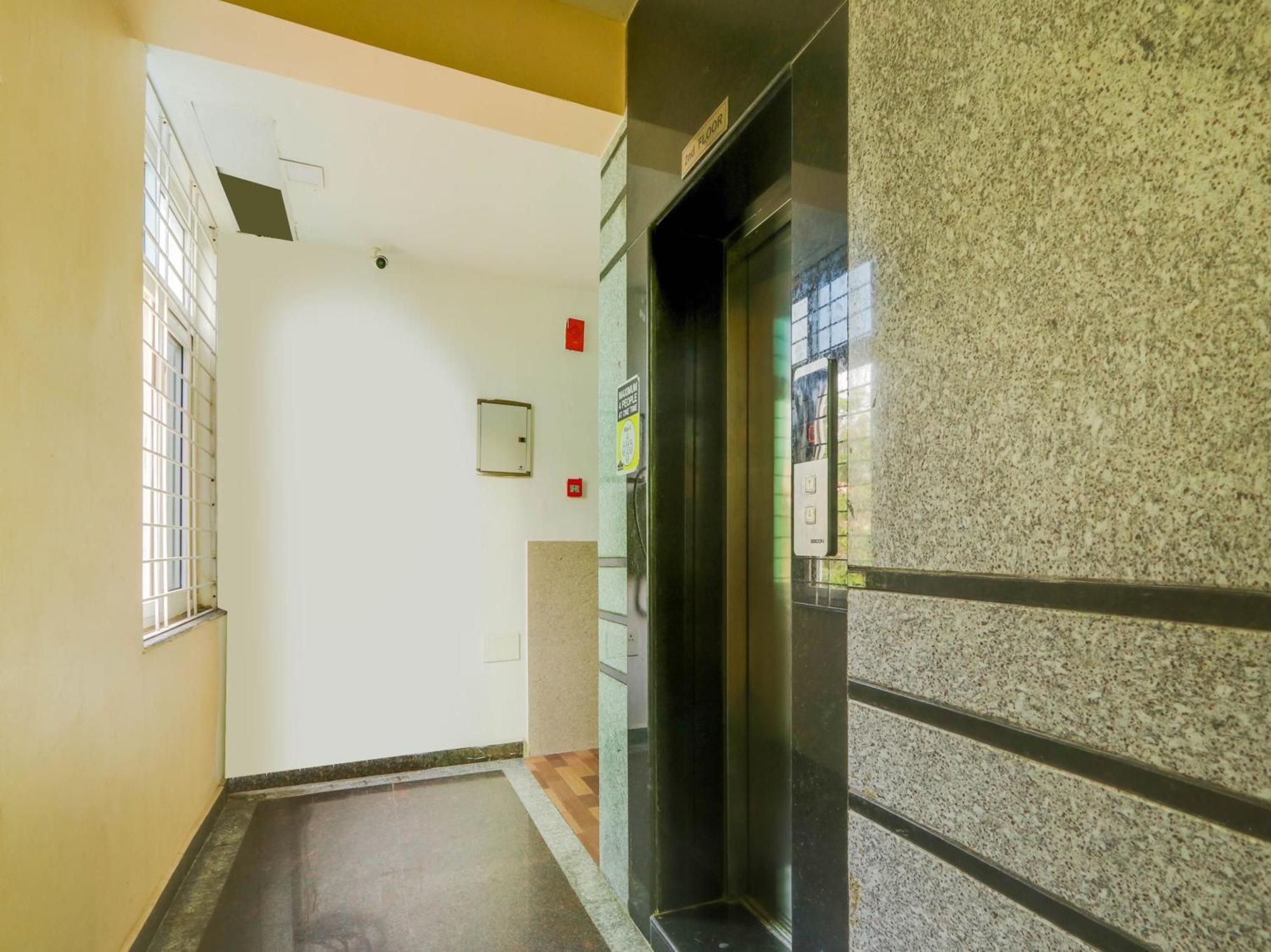 Super Townhouse Qualia Prime Hotel Near Nexus Mall Hyderabad Exterior photo